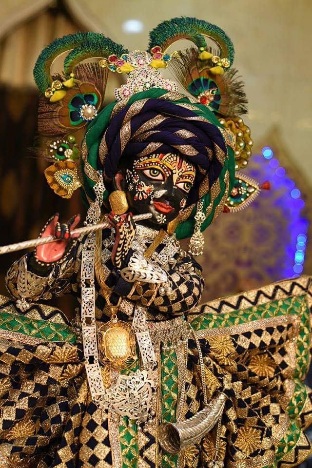 Laddoo Gopal image