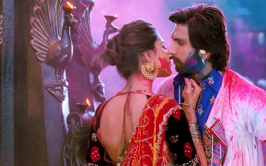 Holi Wallpaper Deepika-and-ranveer-play-holi-in-Ram-Leela-movie-hd-wallpapers