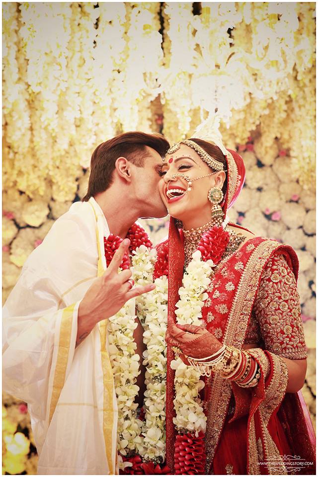 Bipasha and Karan Wedding pose