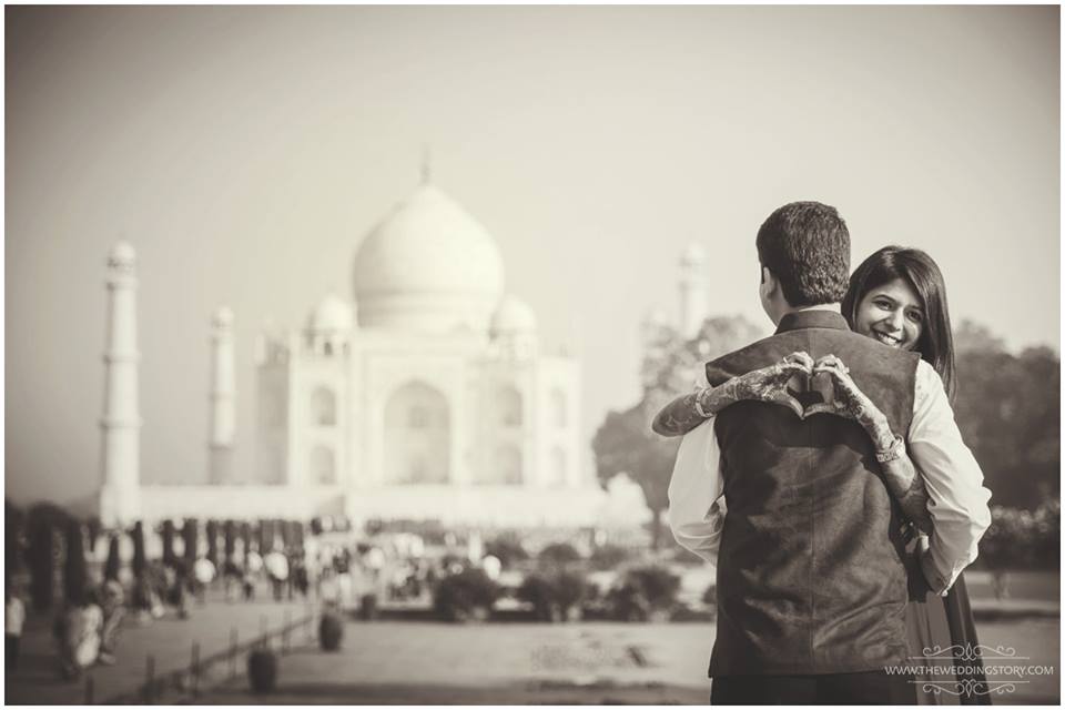 Pre wedding shoot at Taj Mahal