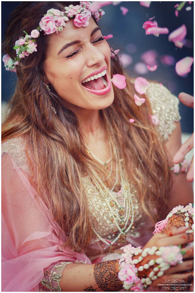 10 Real Brides and Their Wedding Photography Poses That Have Been Framed in  Time to Slay the D-day