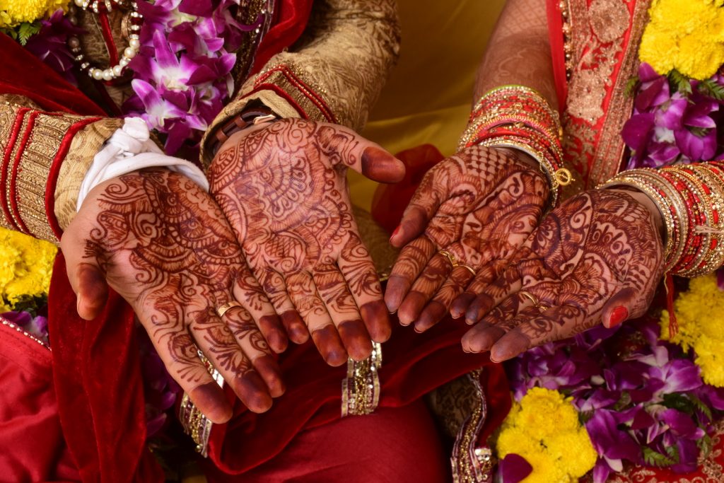 Pin by Vikash Kumar on Quick Saves | Bride photos poses, Dulha dulhan  couples photography, Indian bride photography poses