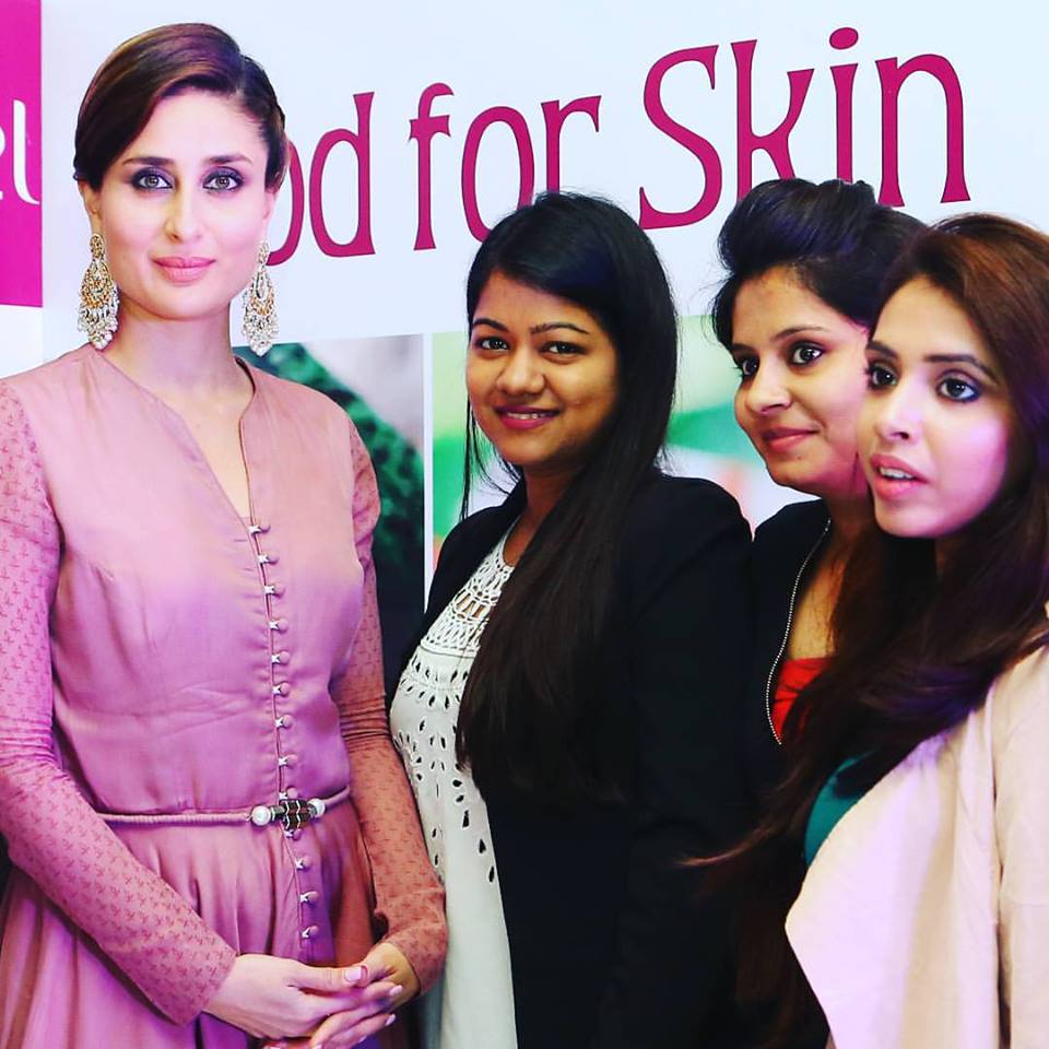 Spot me Yogita Aggarwal with Kareena Kapoor Khan & Other Bloggers