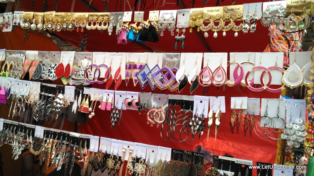 Earings stall at- Surajkund Mela Pictures 2016.jpg