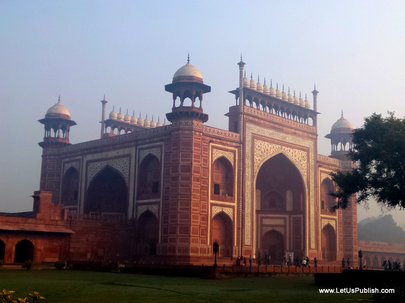 Entry Taj Mahal Pics
