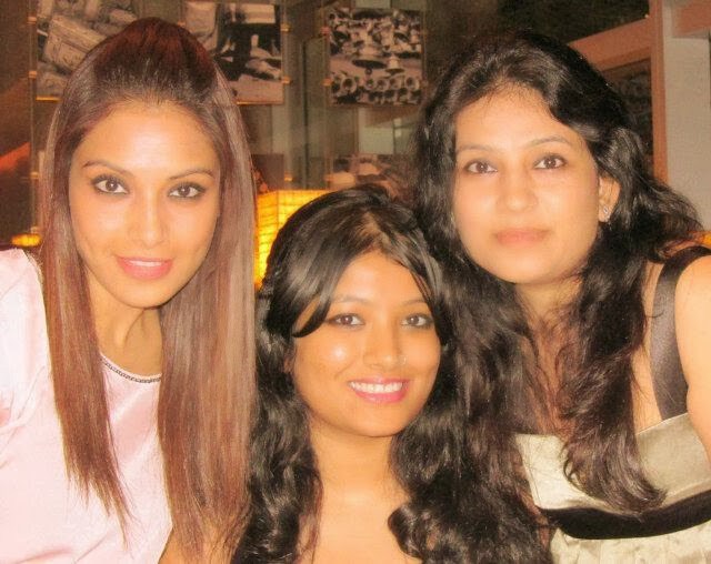 Bipasha-Basu-Bidisha-Basu-and-Vijeyata-Basu pic 