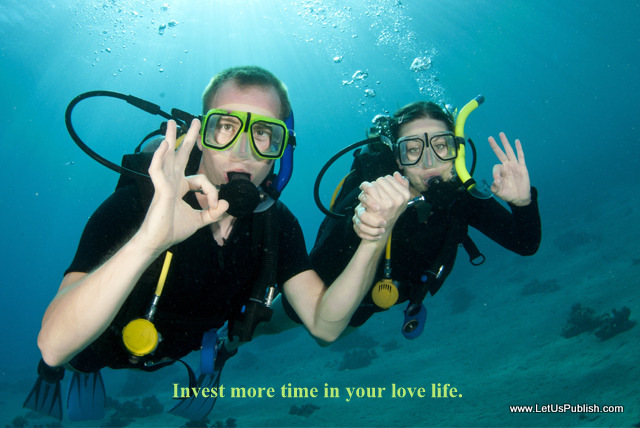 couple doing Scuba