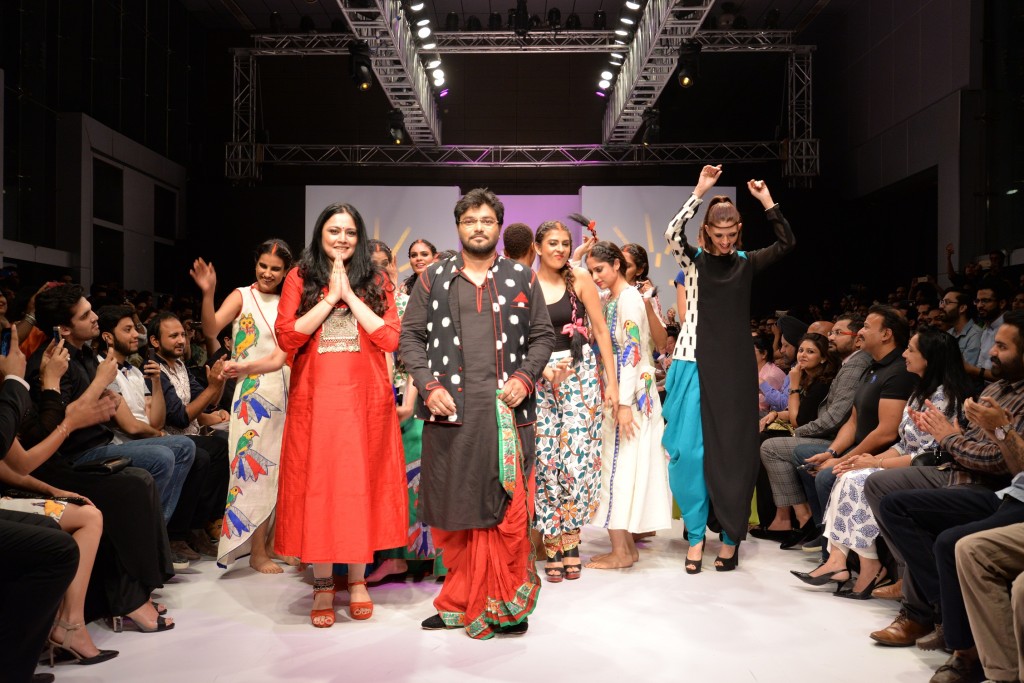 Babul Supriyo Union minister & BJP MP from West Bengal's Asansol walked the ramp for designer Agni Mitra Paul. 1`