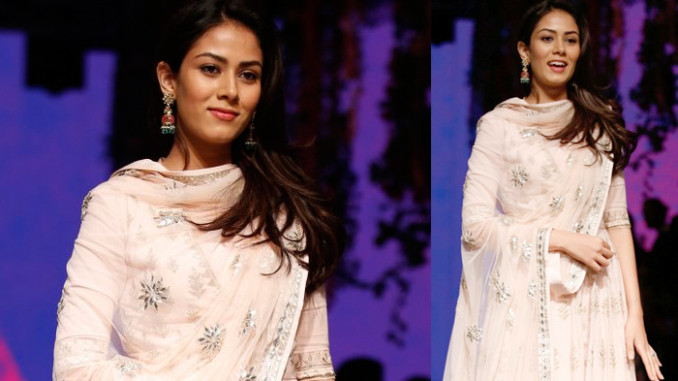 Mira-Rajput at LFW 2016