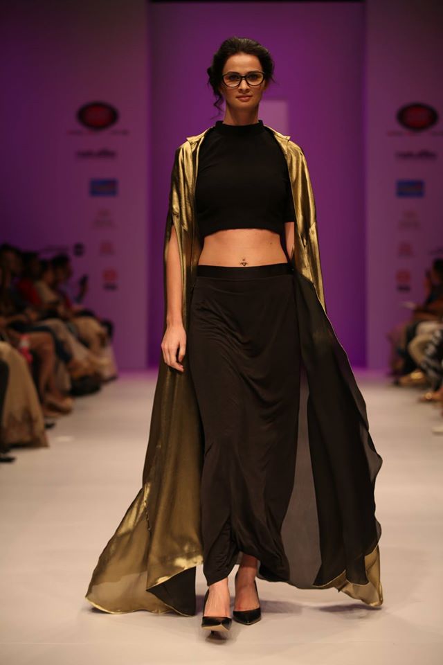 Models Walking on India Runway Week Season 6 - 1