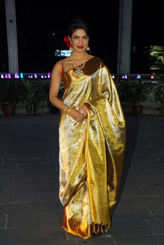 Priyanka Chopra in silk saree- hourglass body shape