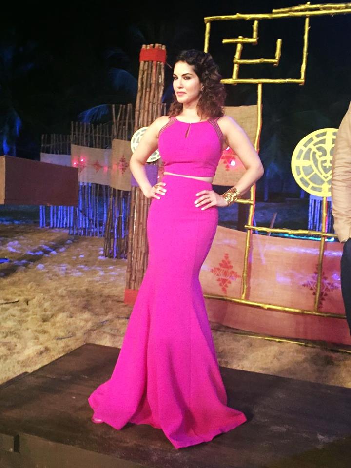 Sunny Leone Pics Pink Dress