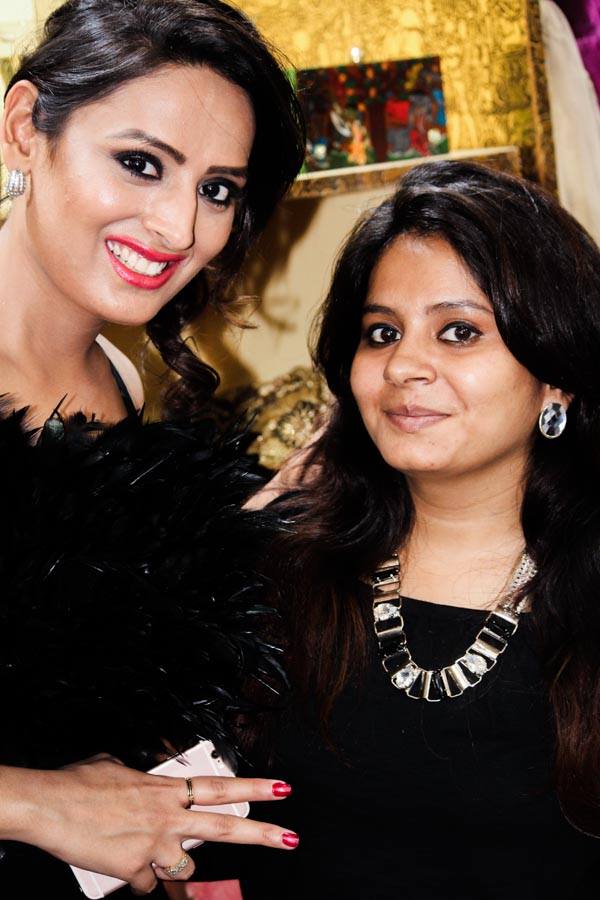 TV Actor Rupa Khurana with Indian Fashion Blogger Yogita Aggarwal