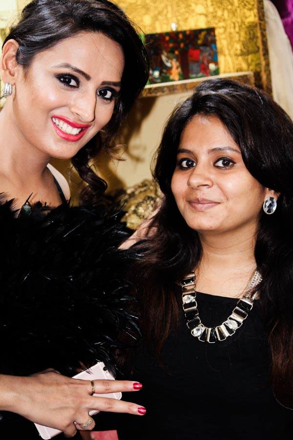 TV Actor Rupa Khurana with Indian Fashion Blogger Yogita Aggarwal 