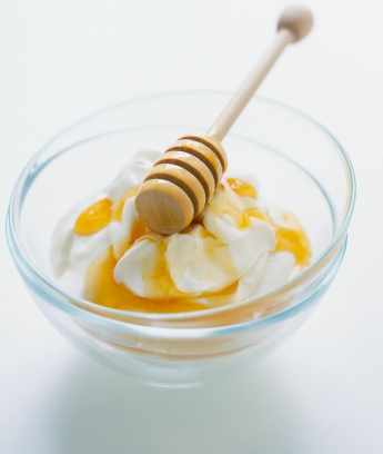 yogurt-and-honey suntan removal pack
