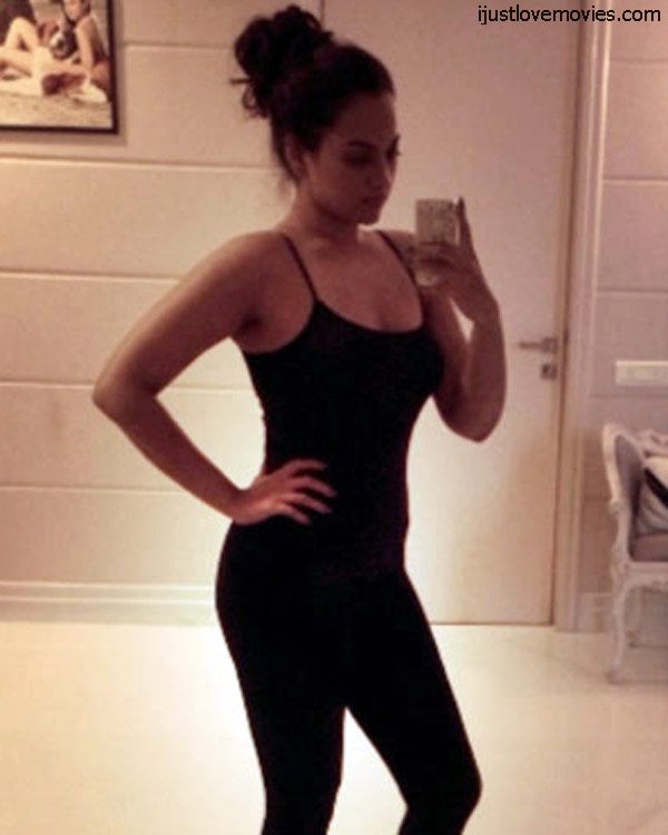 Sonakshi-Sinha-after-weight-loss-selfie