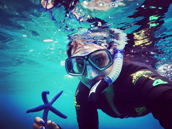 Sonakshi sinha selfie with starfish