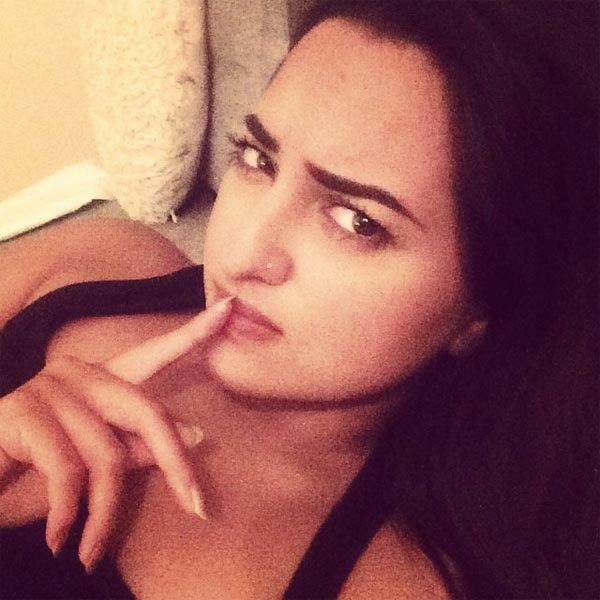 sonakshi sinha khamosh selfie