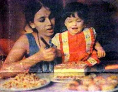 aishwarya-rai-baby-and-childhood-pictures-cutting-cake-as-a-baby