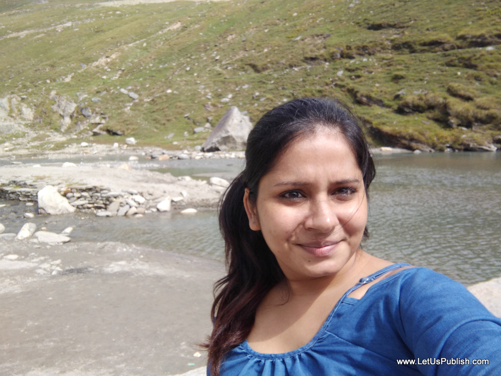 vivo-y55l-selfie-on-the-way-to-rohtang-pass-yogita-aggarwal-travel-blogger