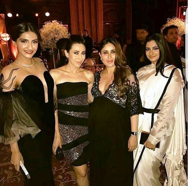 kareena-kapoor-karisma-kapoor-sonam-kapooe-rhea-kapoor-at-manish-malhotras-party