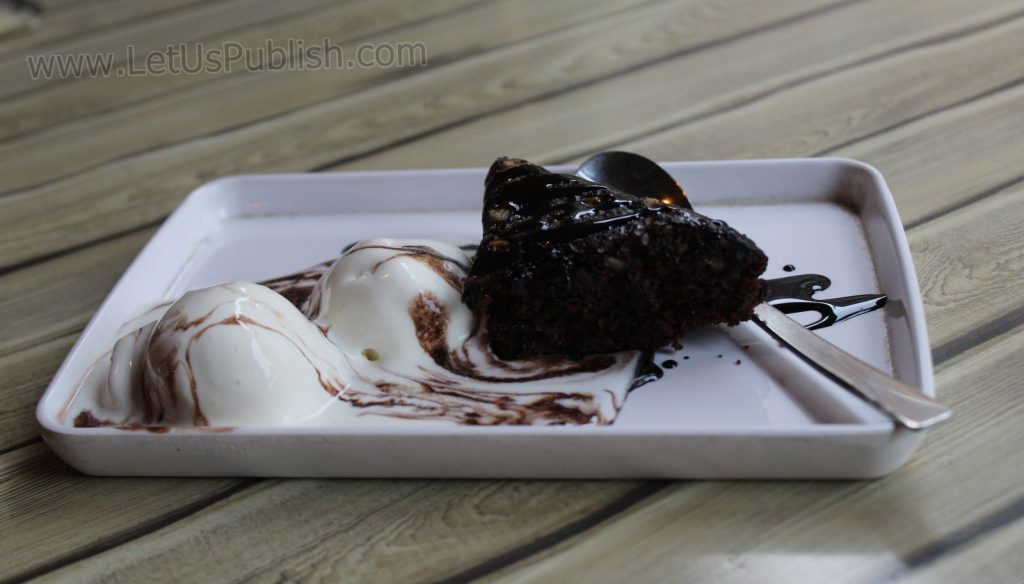 Brownie with Vanilla Ice Cream