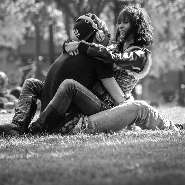 Cute couples wallpapers fall in love